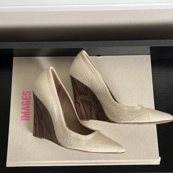 Burberry ivory snake skin wedge heels - Picture 2 of 6